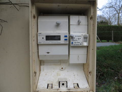 gros plan sur le compteur EDF