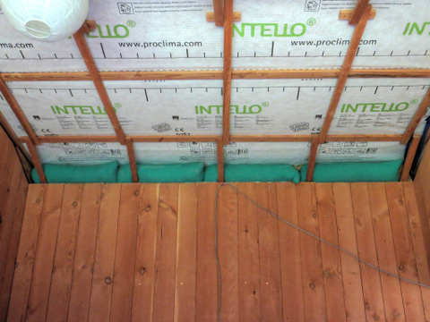 Haut de mur avec les polochons