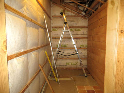 Murs de l'arrière-cuisine sans lambris