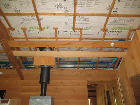 Plafond sans lambris (presque)