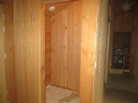 Placard d'entrée sans étagères