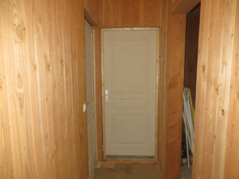 Toilettes avec porte