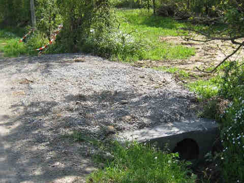 vue de l'entrée du terrain